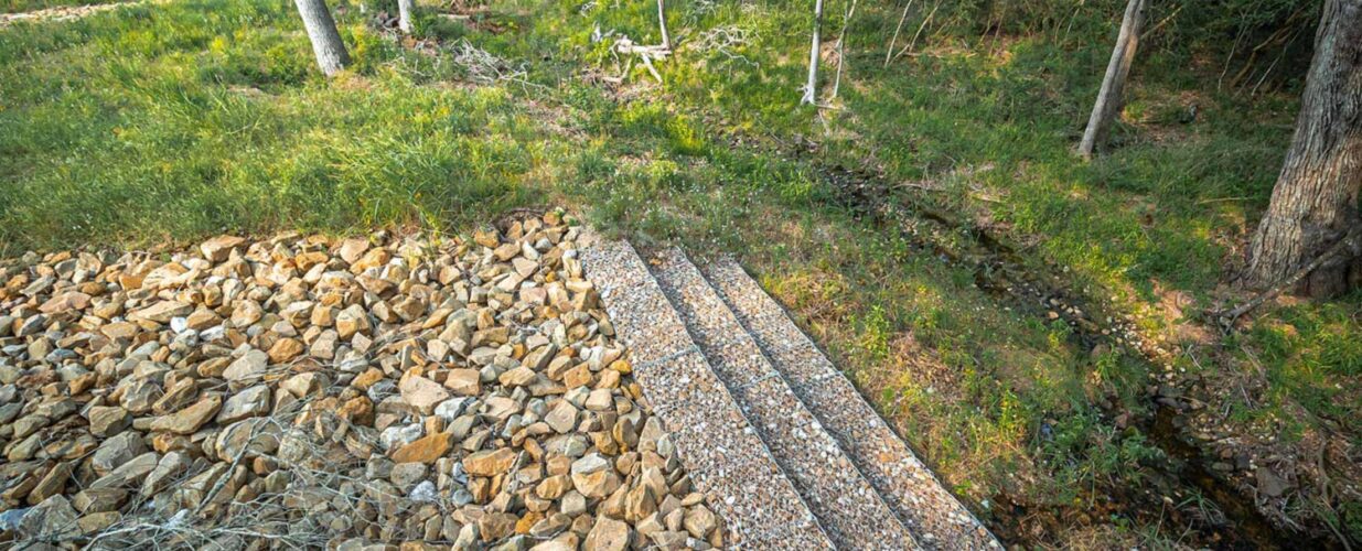 rock bed and stairway of Buescher State Park Dam